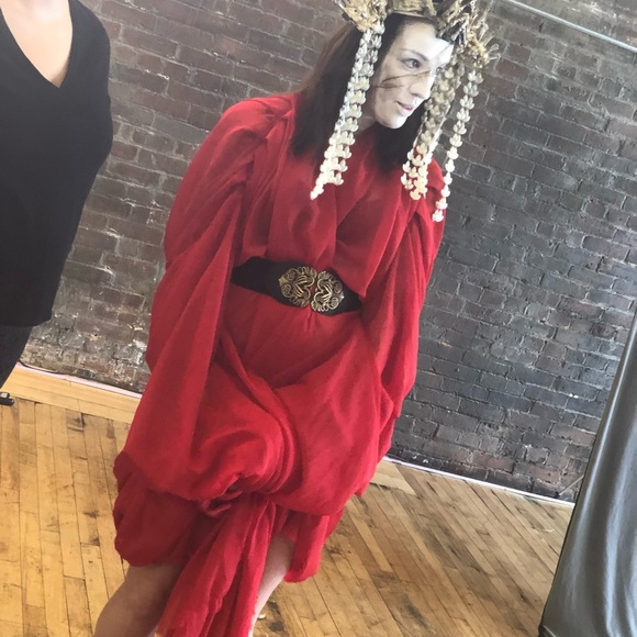 Meet your Posher, Becca - Picture 4 of 4